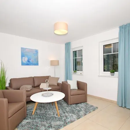 Strandnahe Rex Rugia: Terrasse Mit Ahoi Erlebnisbad-zugang Apartment Lobbe